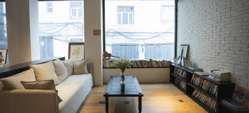 停泊青年旅舍(新兴街地铁站店)图片