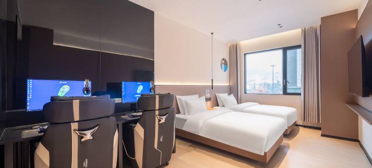 巅峰电竞酒店(黄石武商广场店)图片