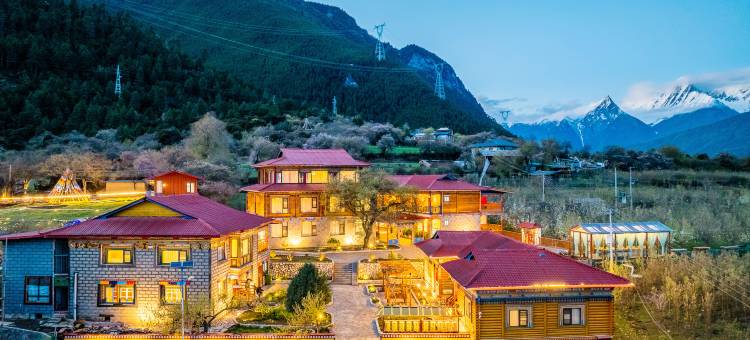 波密雍藏·嘎朗山居图片