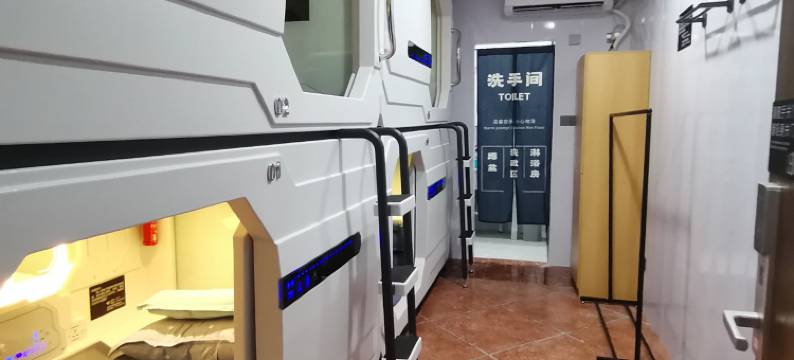 太空舱青年旅舍(福州三坊七巷店)图片