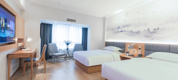 云孚里酒店(自贡彩灯公园梵华购物广场店)图片