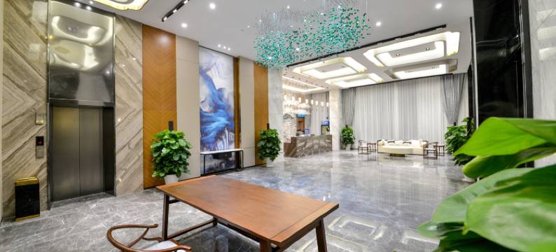 鹏城酒店(深圳观澜竹村地铁站店)图片