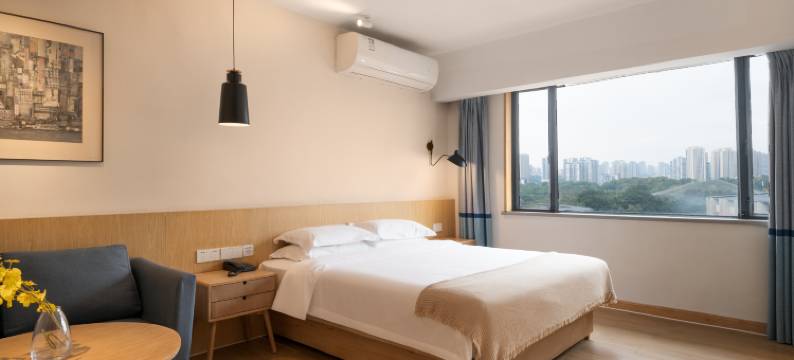 DADA桃都木马酒店(重庆杨家坪轻轨站店)图片