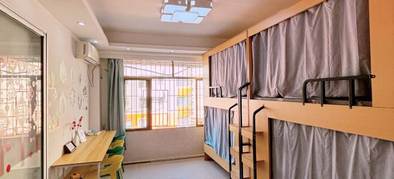 初夏女生公寓图片