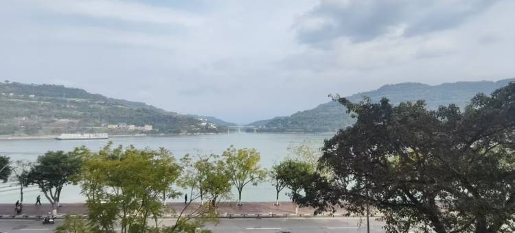 辉典智能酒店(忠州中学恒邦忠州壹号店)图片