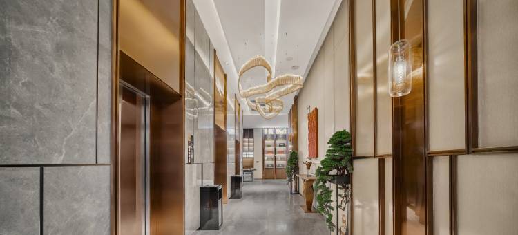 华英国际酒店(潢川产业聚集区店)图片