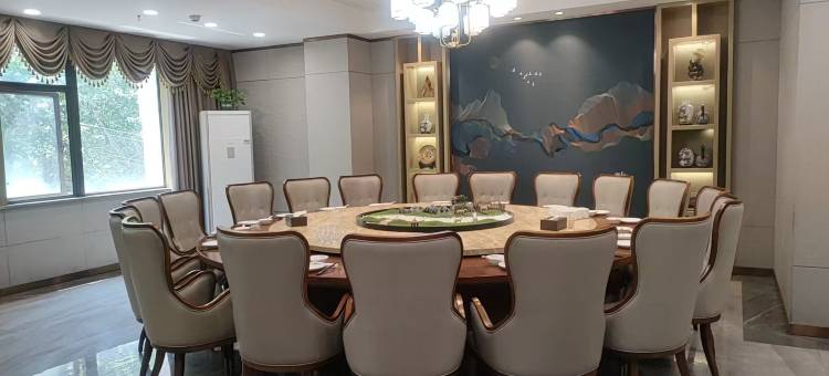 遇见唯诺酒店(步行街市府广场店)图片