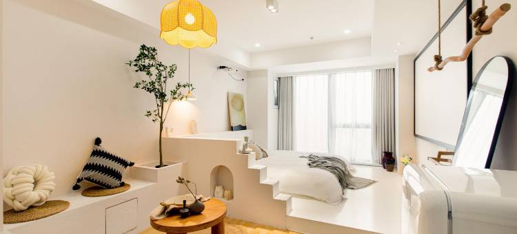 鹿鸣·设计师影院公寓(常州站五角场地铁站店)图片