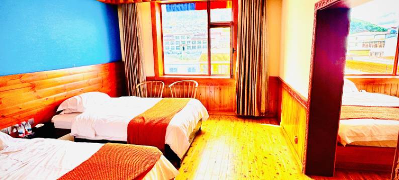 碌曲郎木寺云上朗木藏式民宿图片