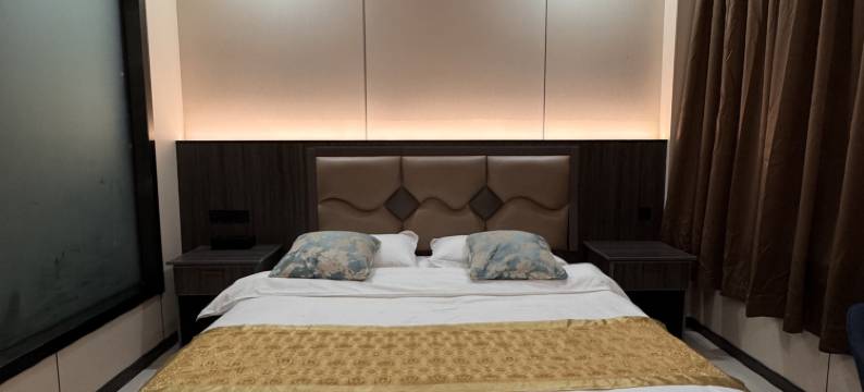 石渠太阳园酒店图片