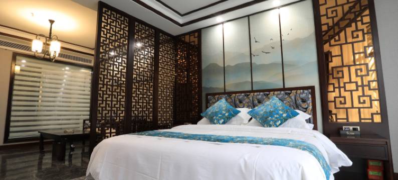 栖云雅居酒店(兴义桔山广场梦乐城店)图片