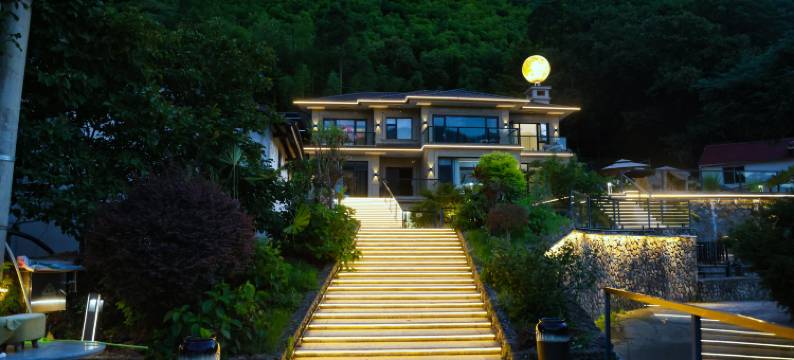 御墅丨环山秘境溯溪泳池私汤温泉度假民宿 (安吉深溪峡谷漂流店)图片