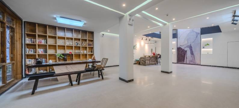 凤凰几何轻宿(凤凰古城景区虹桥店)图片