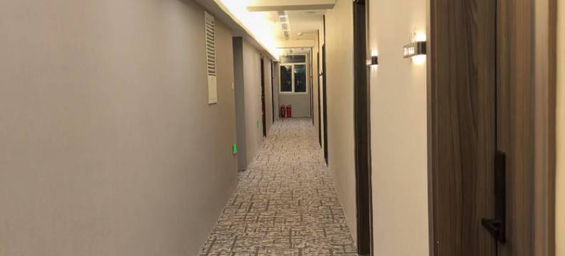 乐·爱电竞电影酒店(爱琴海购物广场店)图片