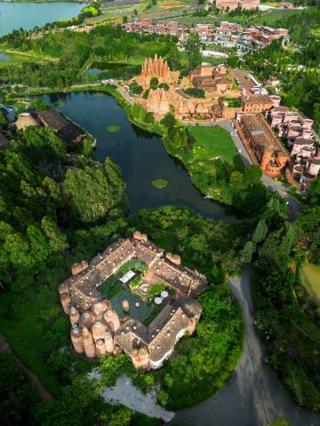 弥勒东风韵牛哆啰音乐城堡