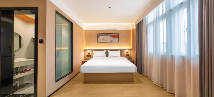 雷神竞界电竞民宿(运城万达广场店)图片