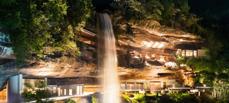 素日青禾悬崖瀑布野奢酒店图片