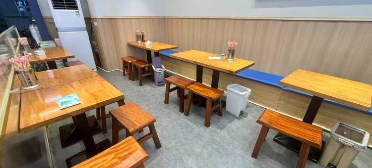 溪盼高空江景美宿图片