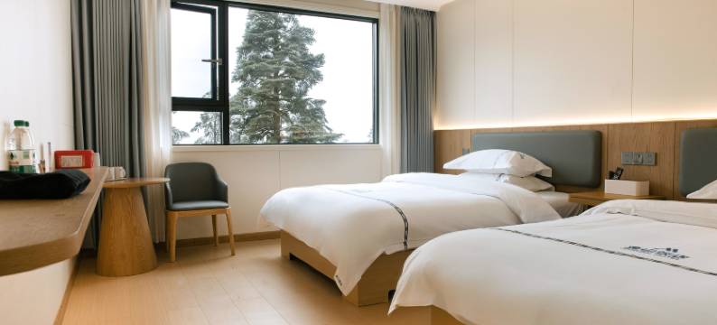 峨眉山金山饭店(雷洞坪车站店)图片