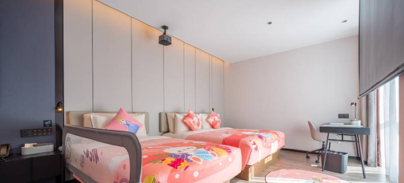 大理洱海公园万达广场亚朵酒店图片