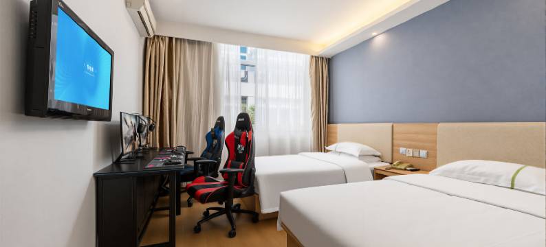 悦电竞酒店(苏州木渎古镇灵岩山景区店)图片