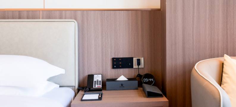 如家旗下UP华驿精选酒店(呼伦贝尔市莫力达瓦达斡尔族中学店)图片