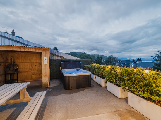 Ohana Tekapo Vista - 3BR, Hot Tub & Stunning Views