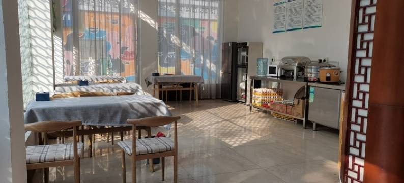 惬驿连锁·凯冠尚锦酒店(竹溪公园店)图片