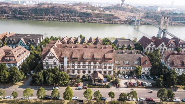 牧云者·山水酒店(金堂淮州新城店)