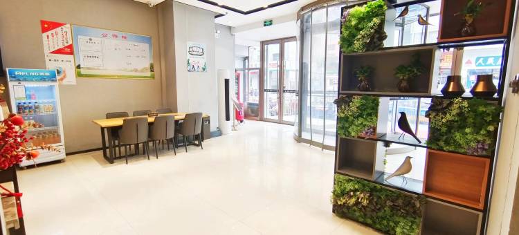 如家睿柏·云酒店(建平火车站安兴大厦店)图片