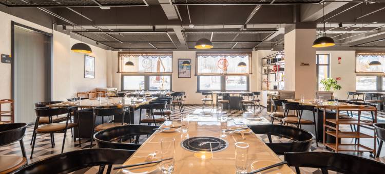 黑钻俱乐部酒店(可可托海店)图片