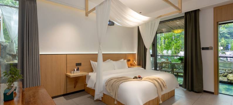 都江堰市财神山森野里私汤民宿(赵公山店)图片