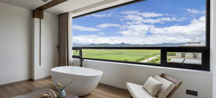 松涧云月丨Holiday Hotel•观景设计师民宿(纳帕海景区店)图片