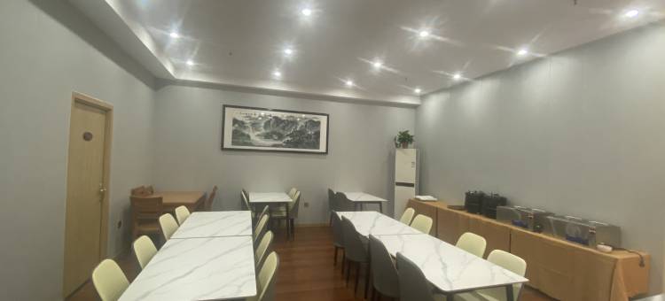 蓝鑫快捷酒店(商水融辉城锦诚高级中学店)图片