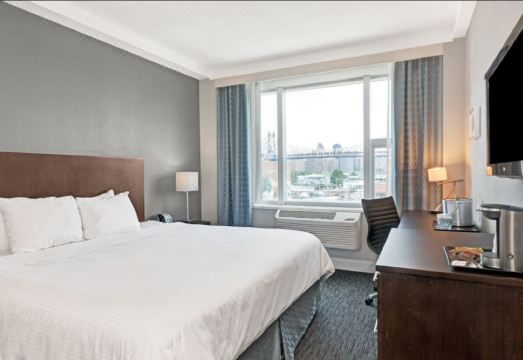Wyndham Garden Long Island CityHotel Overview