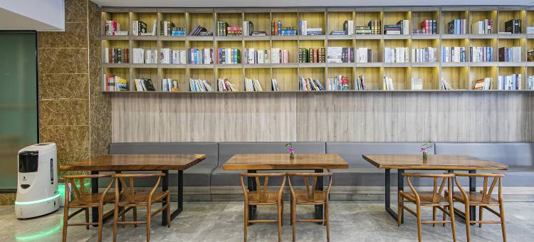 云朵未来酒店(晋江国际机场阳光时代广场店)图片