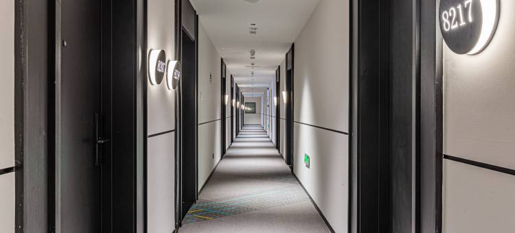 雷神电竞酒店(武汉东湖欢乐谷店)图片