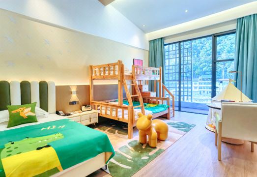 ANATOLE BY LANDISON Hotel Overview