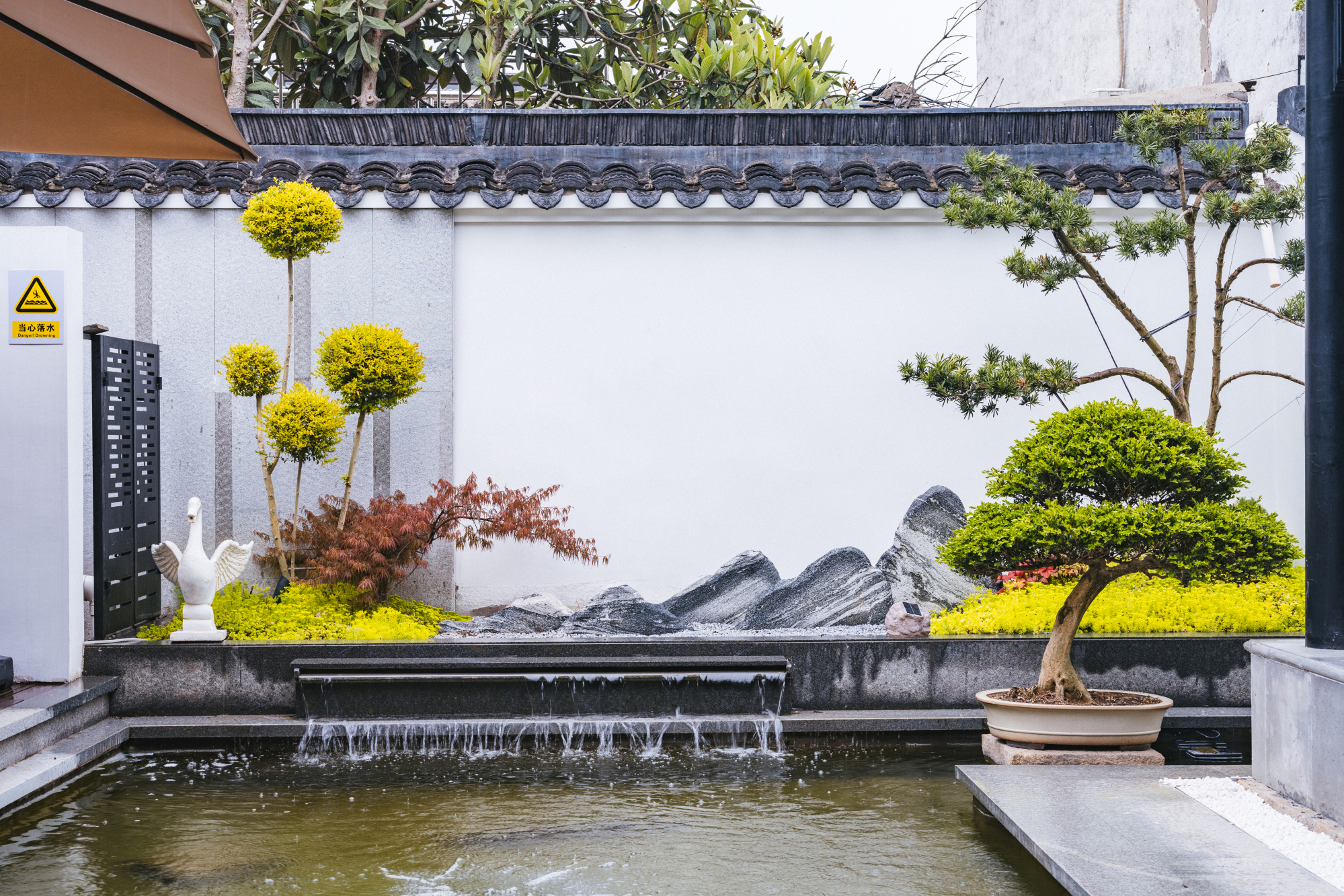 Floral Lux Hotel · Tongli Mingyuan Hotel Over view