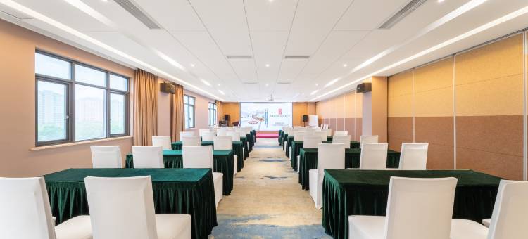 丽呈睿轩酒店(上海国际旅游度假区川沙地铁站店)图片