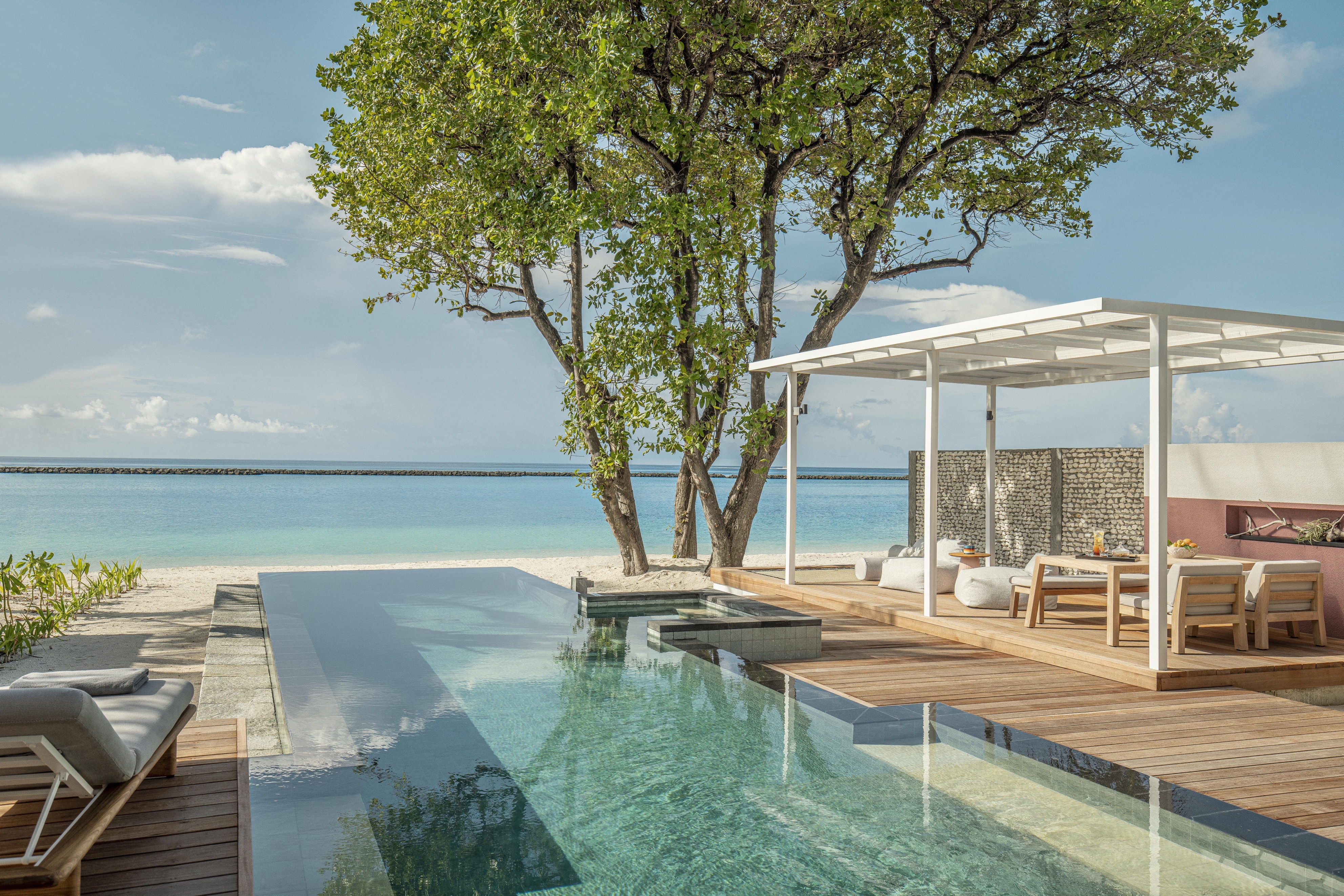 Four Seasons Resort Maldives at Landaa Giraavaru Over view
