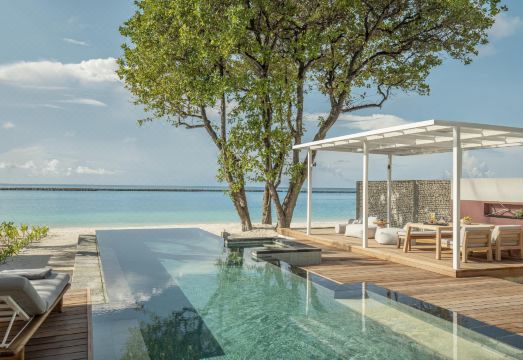 Four Seasons Resort Maldives at Landaa GiraavaruHotel Overview