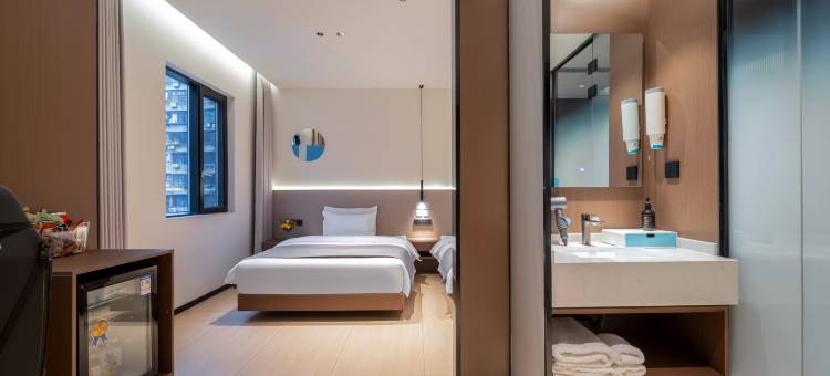 巅峰电竞酒店(黄石武商广场店)图片