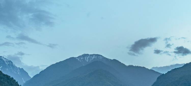 松赞丙中洛山居图片