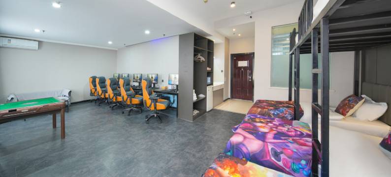 网鱼电竞酒店(青岛城阳万象汇店)图片