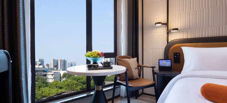 朵兰达S酒店(五一广场培元桥地铁站店)图片