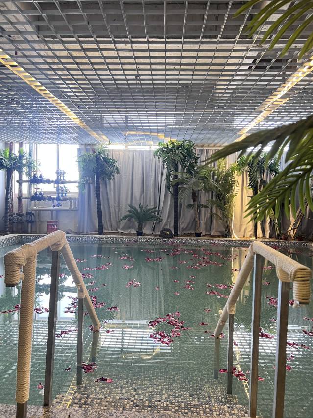 玛旁雍措温泉酒店图片