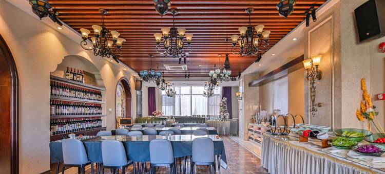 白玉兰酒店(如皋大润发店)图片