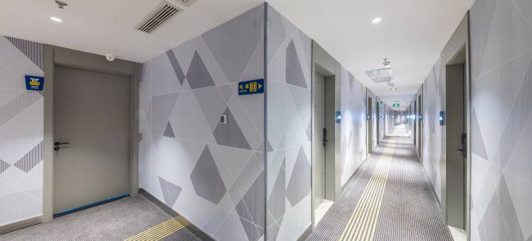 7天优品Premium酒店(兰州雁滩大润发万达广场店)图片