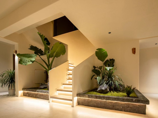 乐山青檐民宿(乐山高铁站世豪广场店)